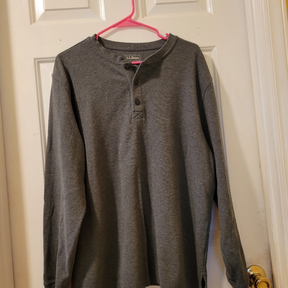 L.l.bean  gray man's  sweater size large